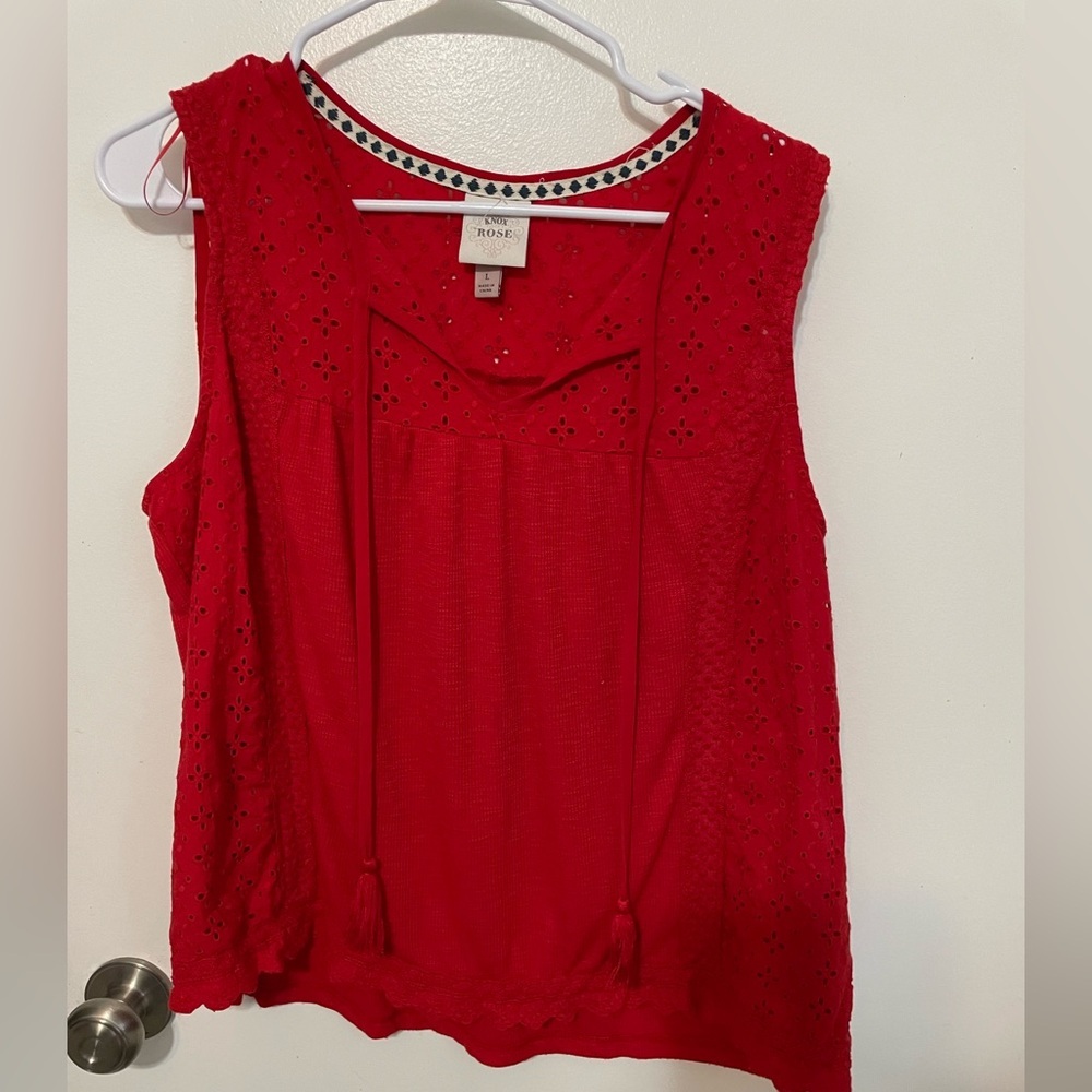 Knox Rose Red sleeveless Embroidered Floral eyelet tassel tie v neck blouse Lg